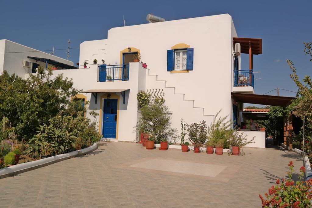 Mina'S Studios In Naxos Island Agios Prokopios  Ngoại thất bức ảnh