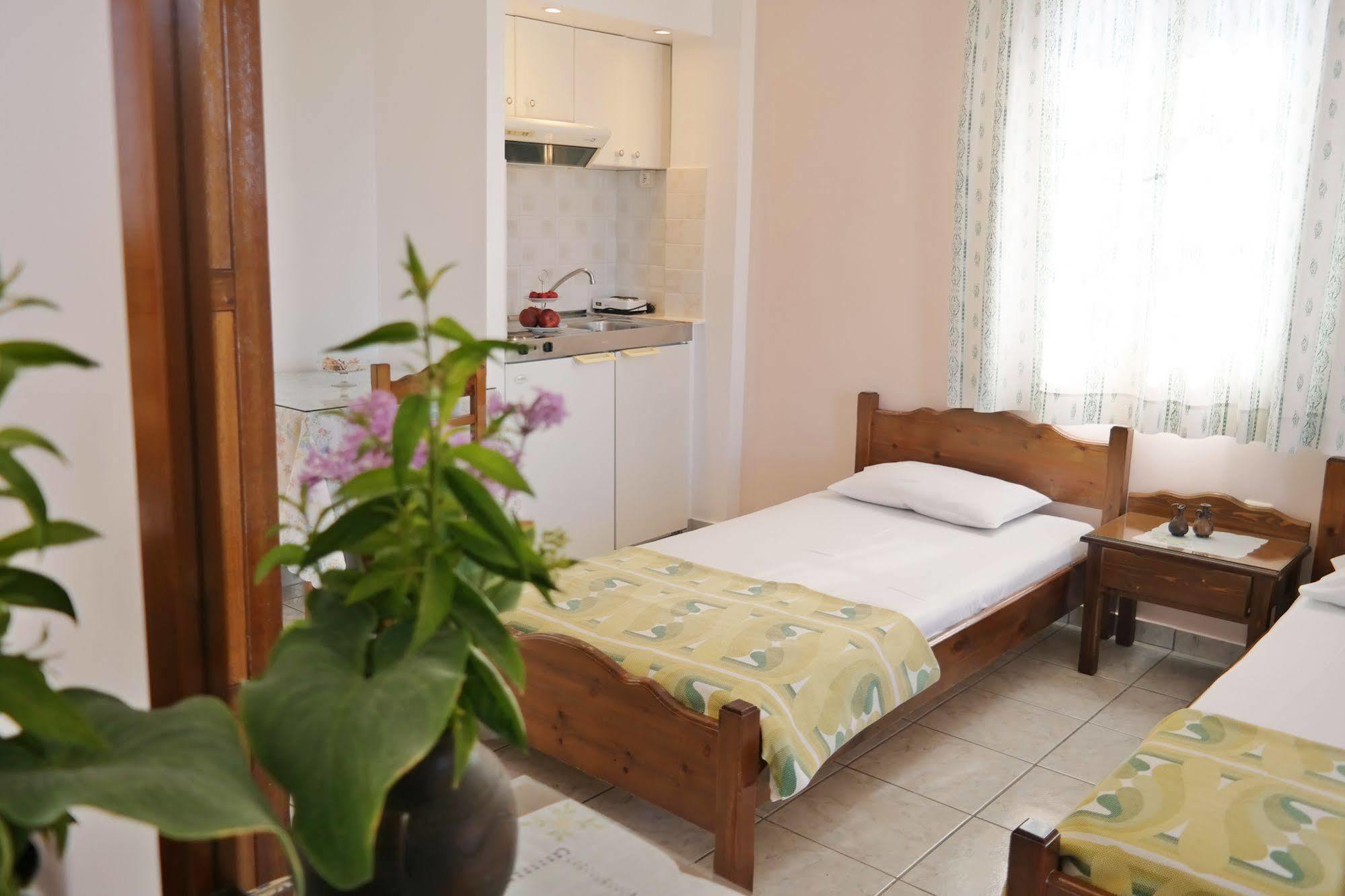 Mina'S Studios In Naxos Island Agios Prokopios  Ngoại thất bức ảnh